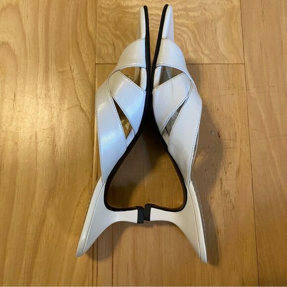 Naturalizer size 7.5 Narrow fit low heel pump mule style open toe shoe - Picture 5 of 12